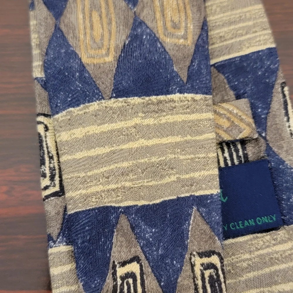 Allea Milano Designer In Italy 100%‎ Silk Artsy Mens Tie 58in long